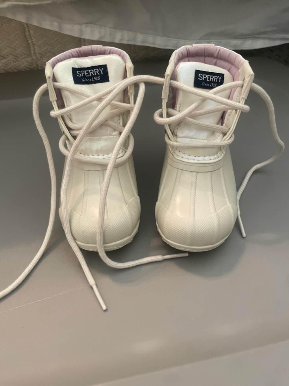 Sperry Kids Cream Duck Rain Boots with Pink Collar